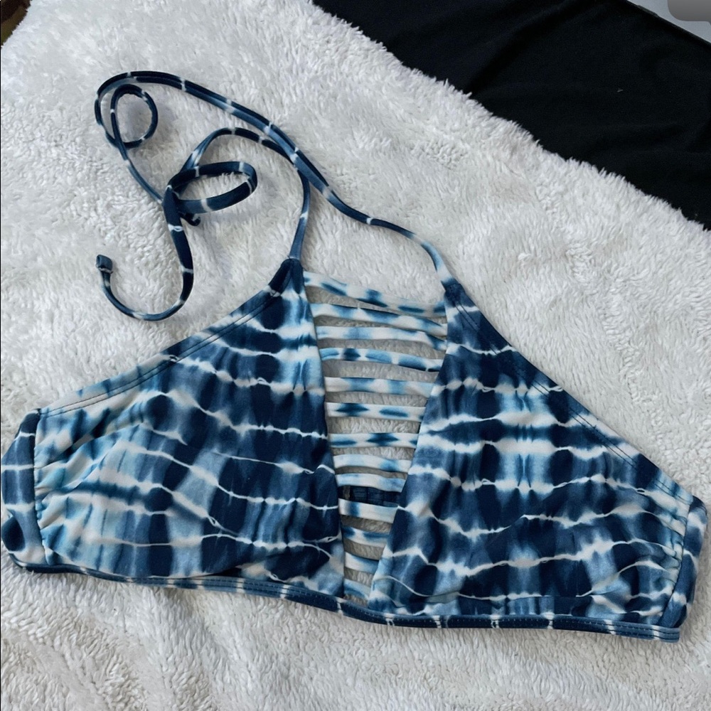 No boundaries bathing suit top